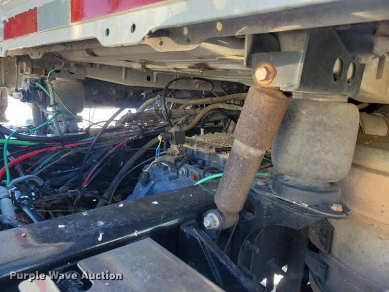 image for item NB9835 2016 Mack CXU613 semi truck