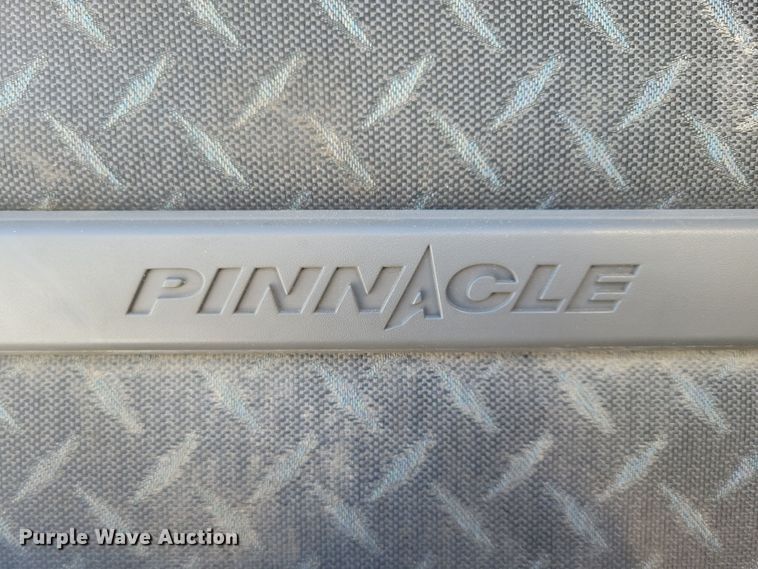 image for item NB9835 2016 Mack CXU613 semi truck