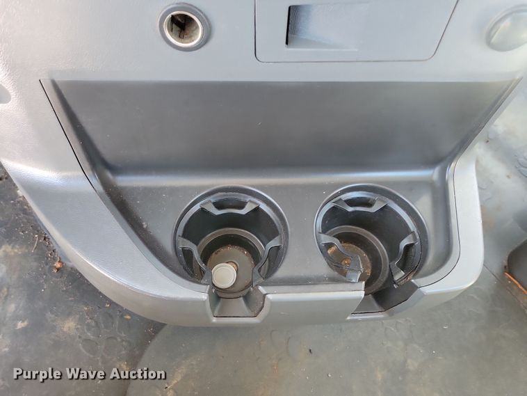 image for item NB9835 2016 Mack CXU613 semi truck