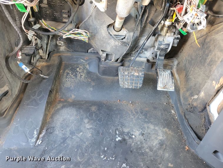 image for item NB9835 2016 Mack CXU613 semi truck