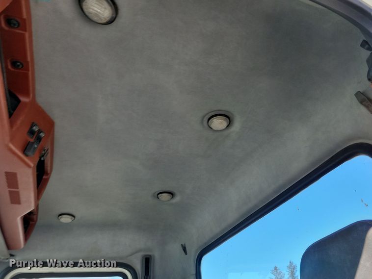 image for item NB9835 2016 Mack CXU613 semi truck