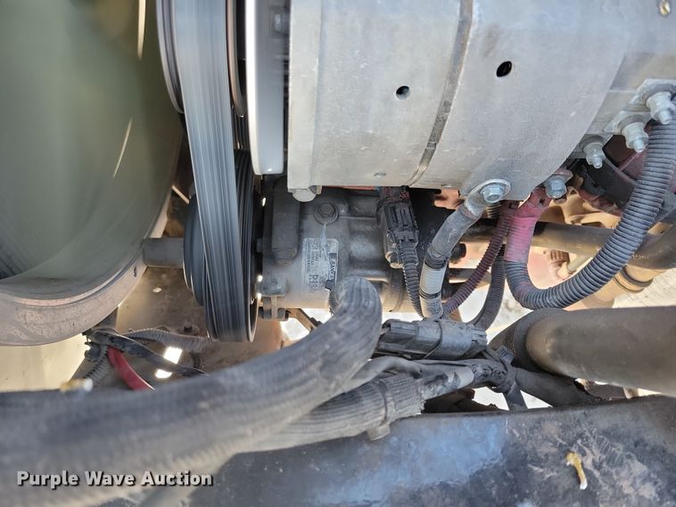 image for item NB9835 2016 Mack CXU613 semi truck