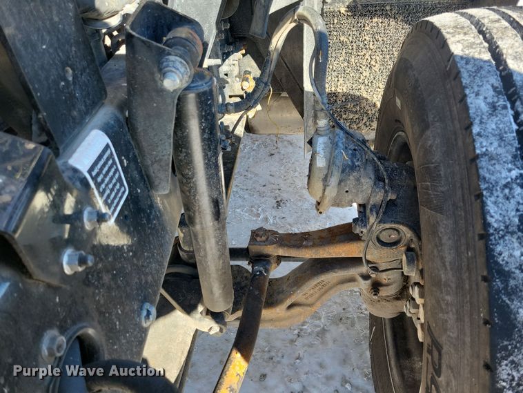 image for item NB9835 2016 Mack CXU613 semi truck