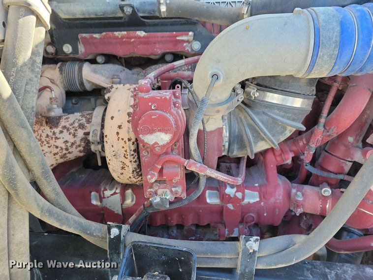 image for item NB9835 2016 Mack CXU613 semi truck