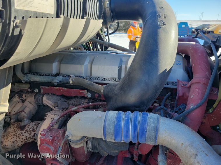 image for item NB9835 2016 Mack CXU613 semi truck