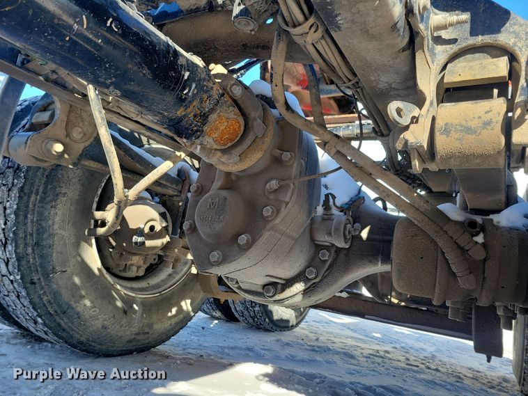 image for item NB9835 2016 Mack CXU613 semi truck