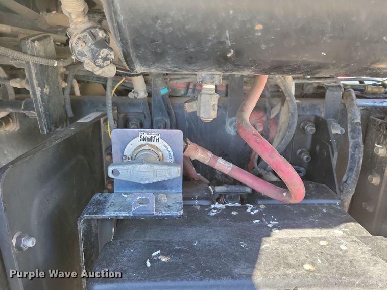 image for item NB9835 2016 Mack CXU613 semi truck