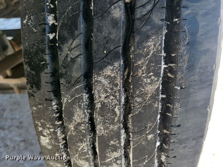 image for item NB9835 2016 Mack CXU613 semi truck