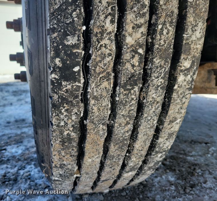 image for item NB9835 2016 Mack CXU613 semi truck