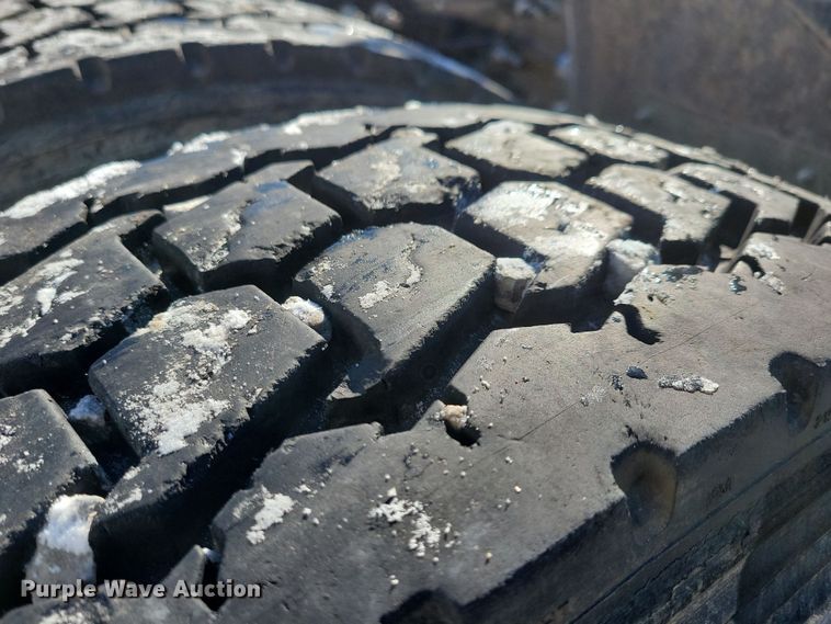 image for item NB9835 2016 Mack CXU613 semi truck