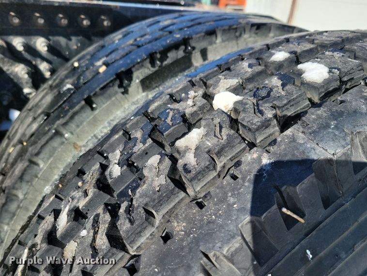 image for item NB9835 2016 Mack CXU613 semi truck