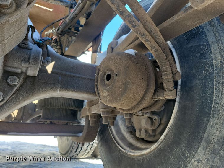 image for item NB9835 2016 Mack CXU613 semi truck