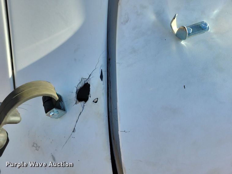 image for item NB9847 2006 Peterbilt 387 semi truck