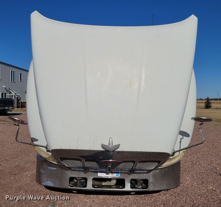 image for item NB9847 2006 Peterbilt 387 semi truck