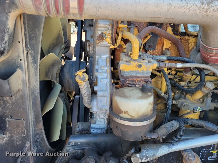 image for item NB9847 2006 Peterbilt 387 semi truck