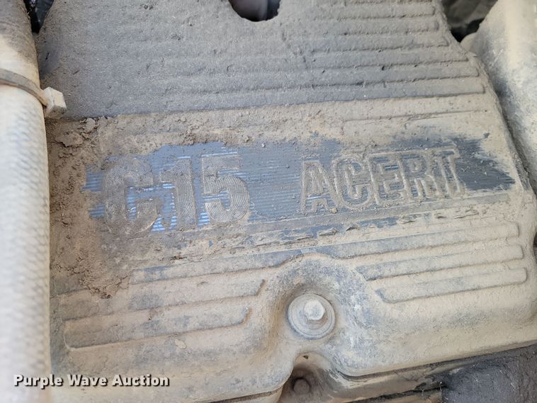 image for item NB9847 2006 Peterbilt 387 semi truck