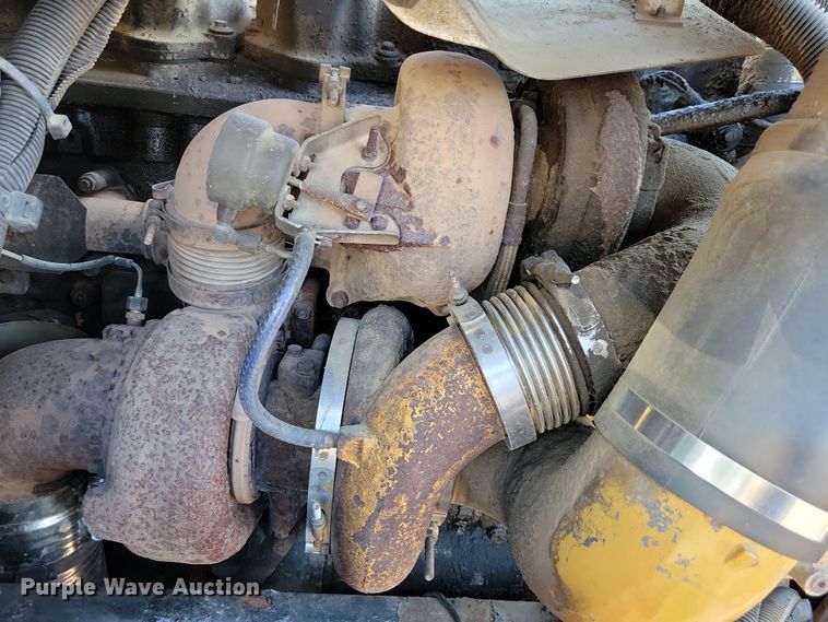 image for item NB9847 2006 Peterbilt 387 semi truck