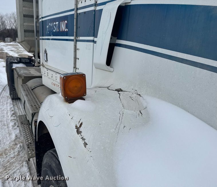 image for item NN9577 1993 Kenworth T800 semi truck