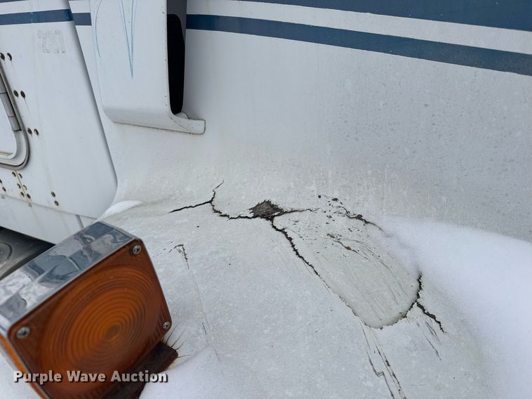 image for item NN9577 1993 Kenworth T800 semi truck