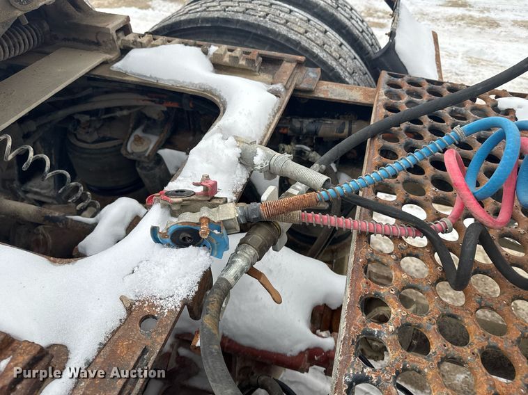 image for item NN9577 1993 Kenworth T800 semi truck