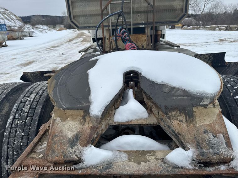 image for item NN9577 1993 Kenworth T800 semi truck