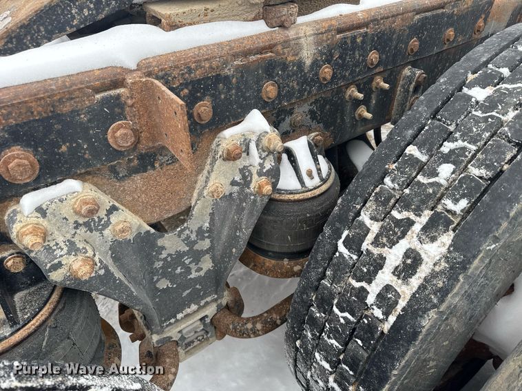 image for item NN9577 1993 Kenworth T800 semi truck