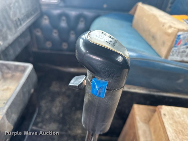 image for item NN9577 1993 Kenworth T800 semi truck