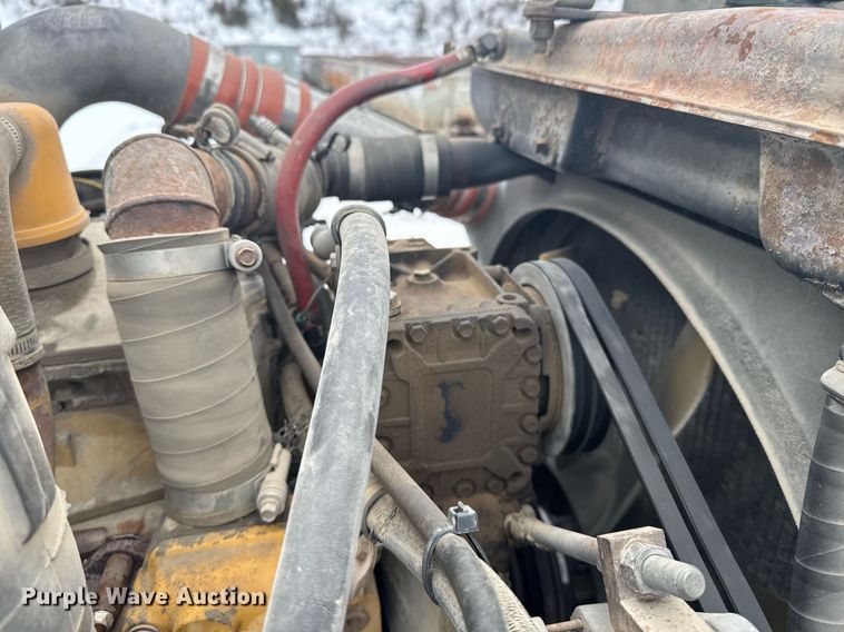 image for item NN9577 1993 Kenworth T800 semi truck