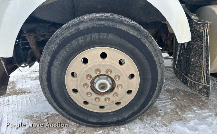 image for item NN9577 1993 Kenworth T800 semi truck