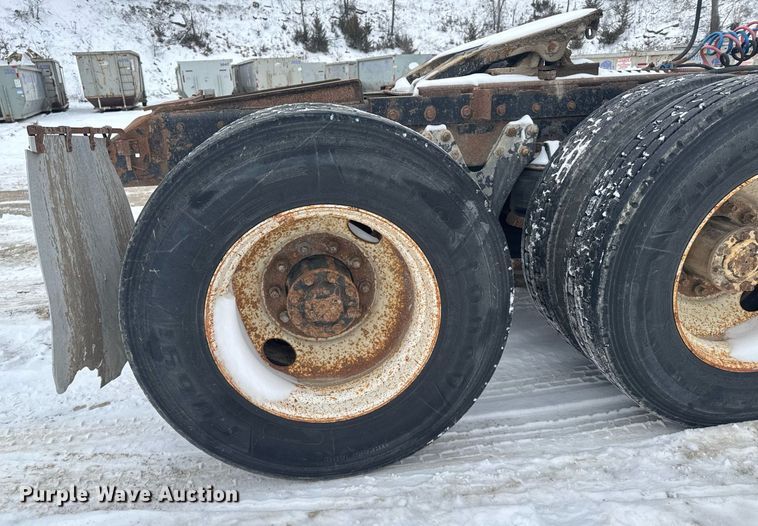 image for item NN9577 1993 Kenworth T800 semi truck