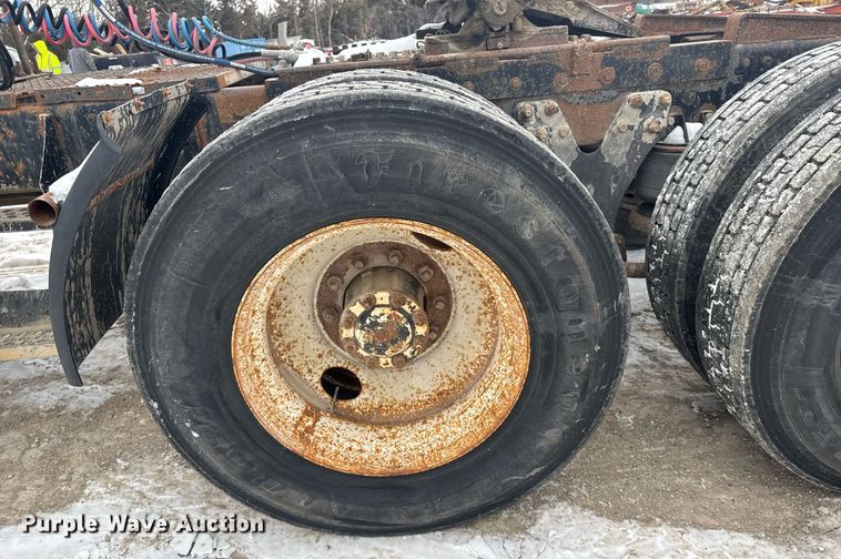 image for item NN9577 1993 Kenworth T800 semi truck