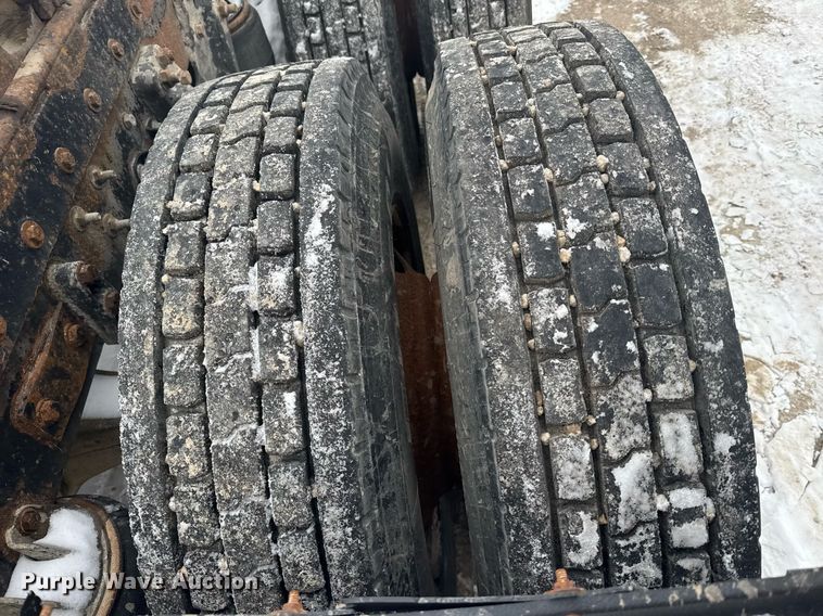 image for item NN9577 1993 Kenworth T800 semi truck