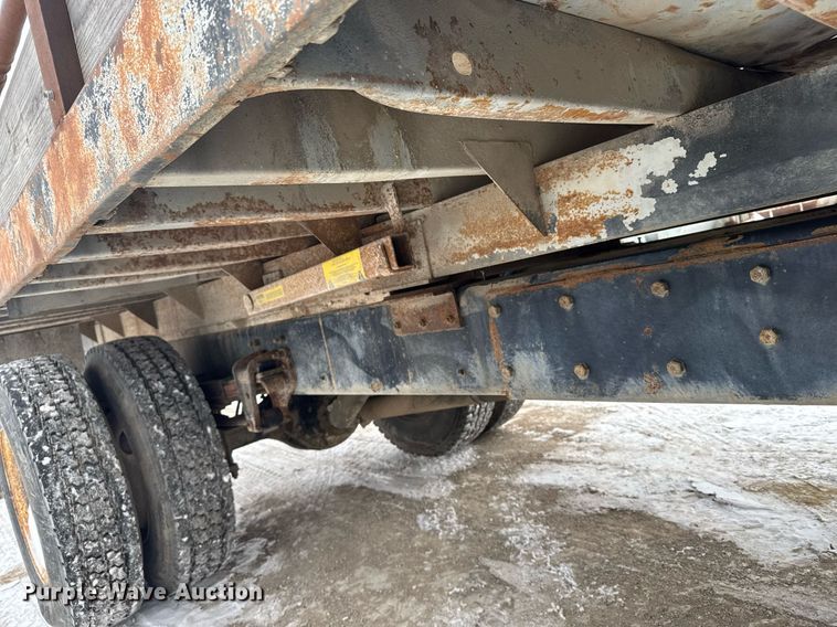 image for item NN9578 1996 Freightliner FL70 dump flatbed truck