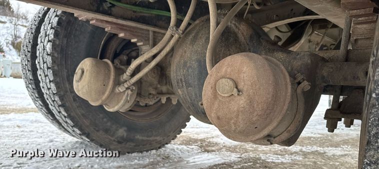 image for item NN9578 1996 Freightliner FL70 dump flatbed truck