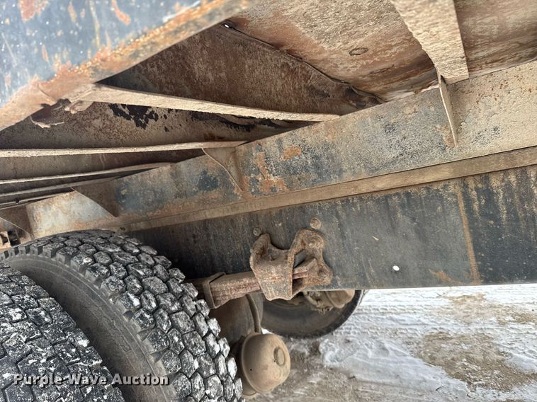 image for item NN9578 1996 Freightliner FL70 dump flatbed truck