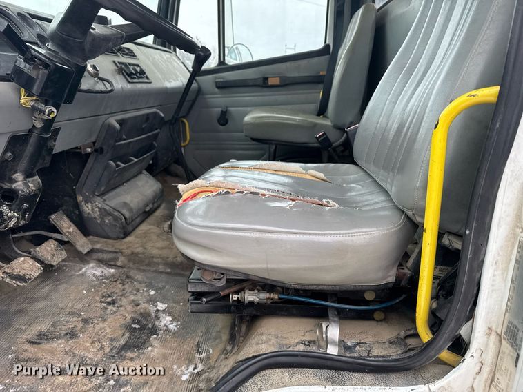 image for item NN9578 1996 Freightliner FL70 dump flatbed truck