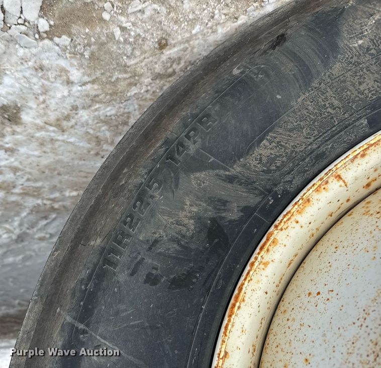 image for item NN9578 1996 Freightliner FL70 dump flatbed truck