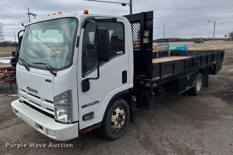 image for item NN9588 2013 Isuzu NPR HD flatbed truck