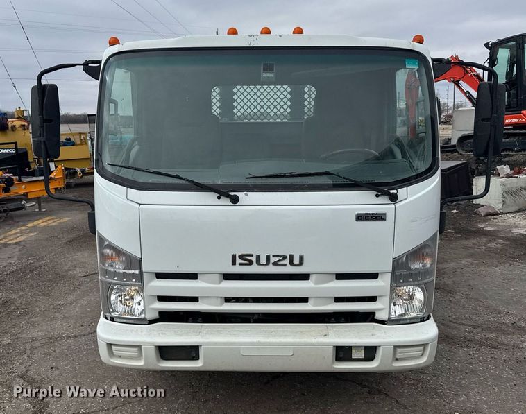 image for item NN9588 2013 Isuzu NPR HD flatbed truck