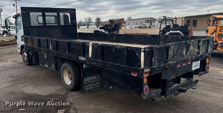 image for item NN9588 2013 Isuzu NPR HD flatbed truck