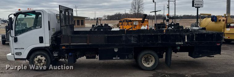 image for item NN9588 2013 Isuzu NPR HD flatbed truck