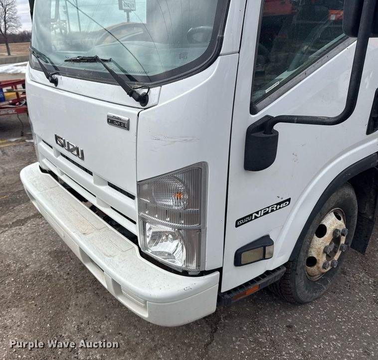 image for item NN9588 2013 Isuzu NPR HD flatbed truck