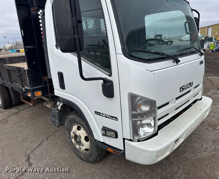 image for item NN9588 2013 Isuzu NPR HD flatbed truck