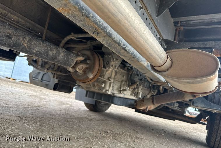 image for item NN9588 2013 Isuzu NPR HD flatbed truck