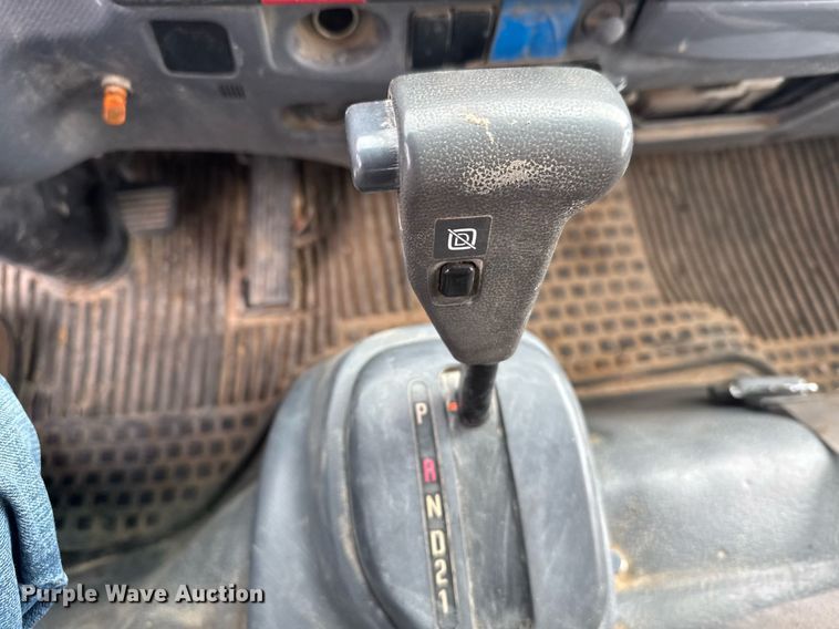 image for item NN9588 2013 Isuzu NPR HD flatbed truck