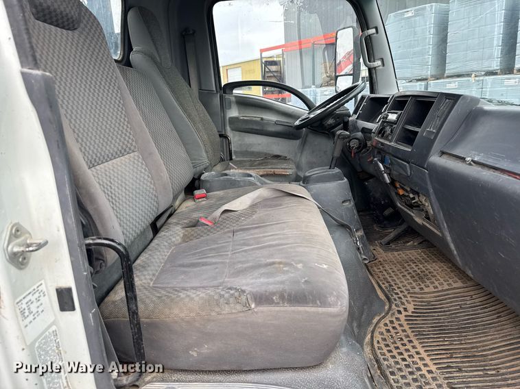 image for item NN9588 2013 Isuzu NPR HD flatbed truck