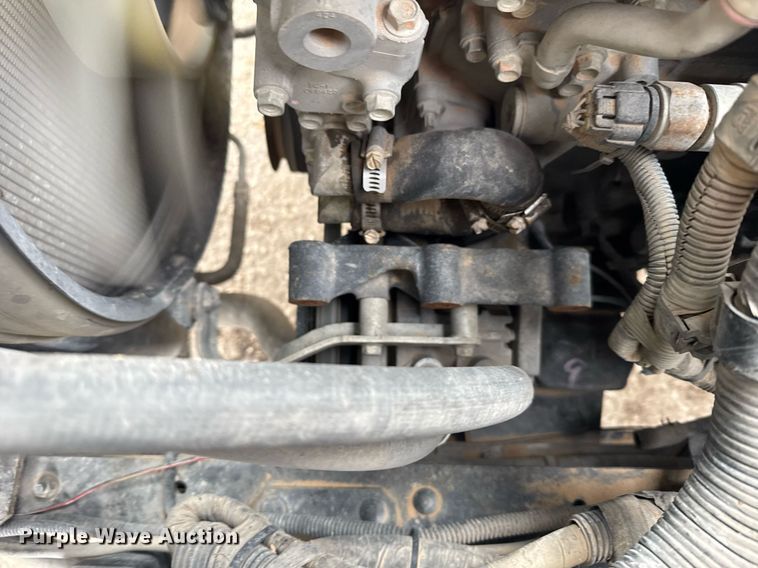 image for item NN9588 2013 Isuzu NPR HD flatbed truck