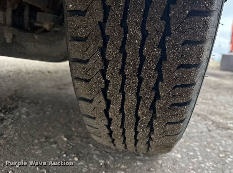 image for item NN9588 2013 Isuzu NPR HD flatbed truck