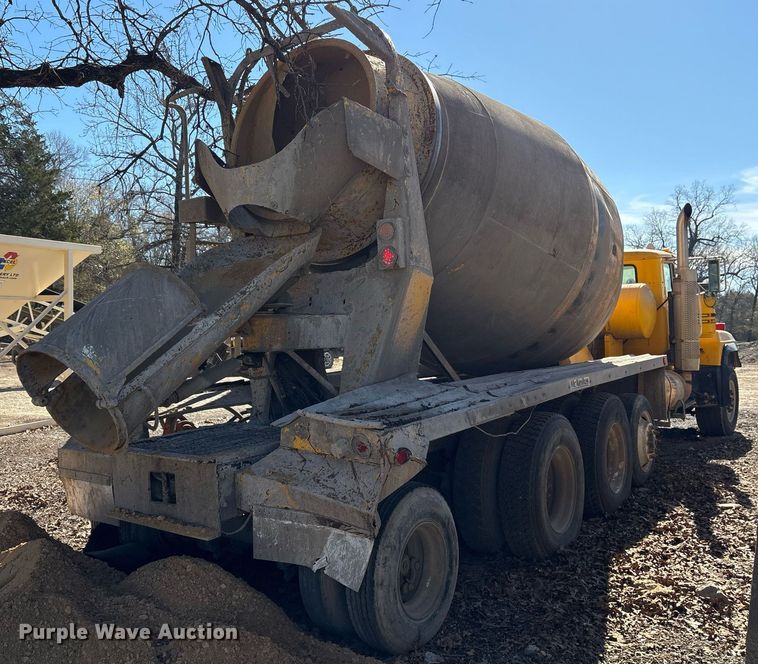 image for item OK9526 2000 Mack RD690S ready mix truck