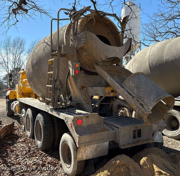image for item OK9526 2000 Mack RD690S ready mix truck